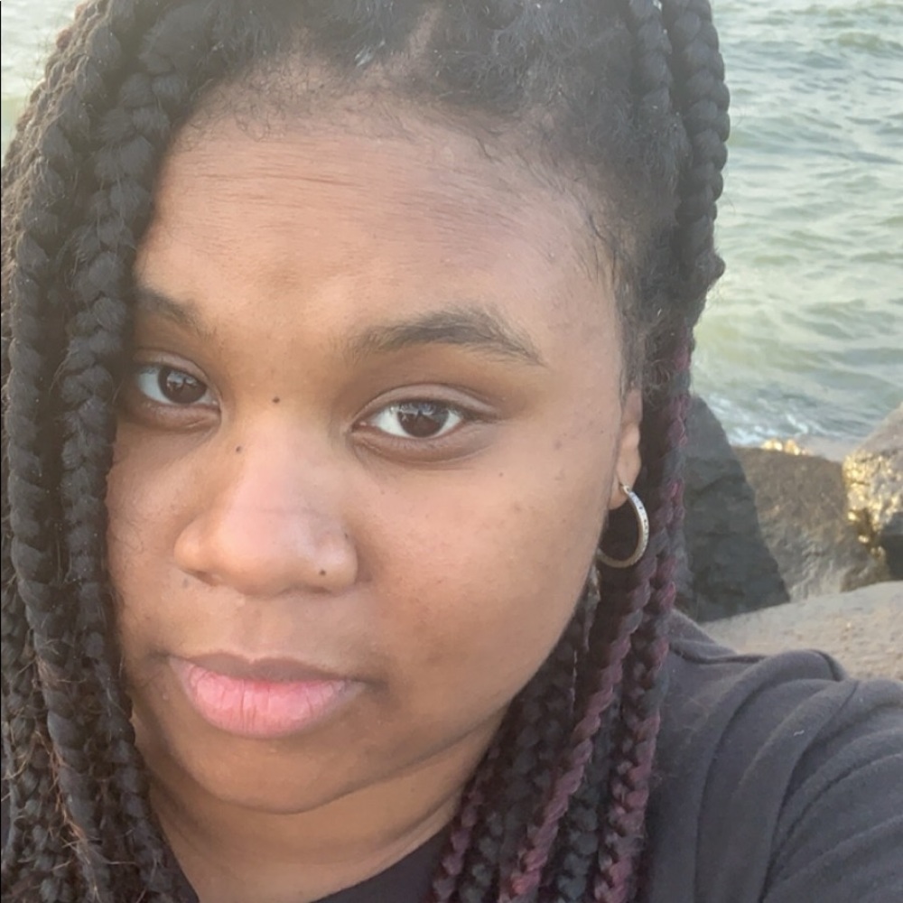 Meet your Posher, Ayisha